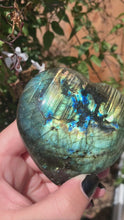 Load and play video in Gallery viewer, Large labradorite heart A (40% off)
